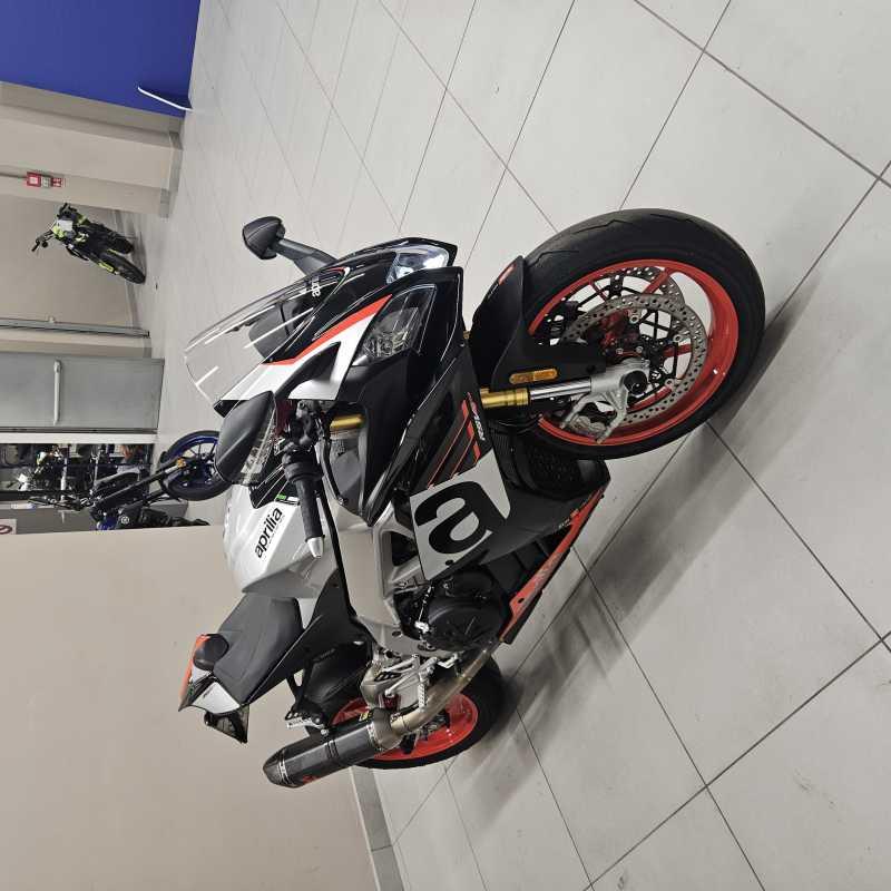 Aprilia RSV4 RR - 2021