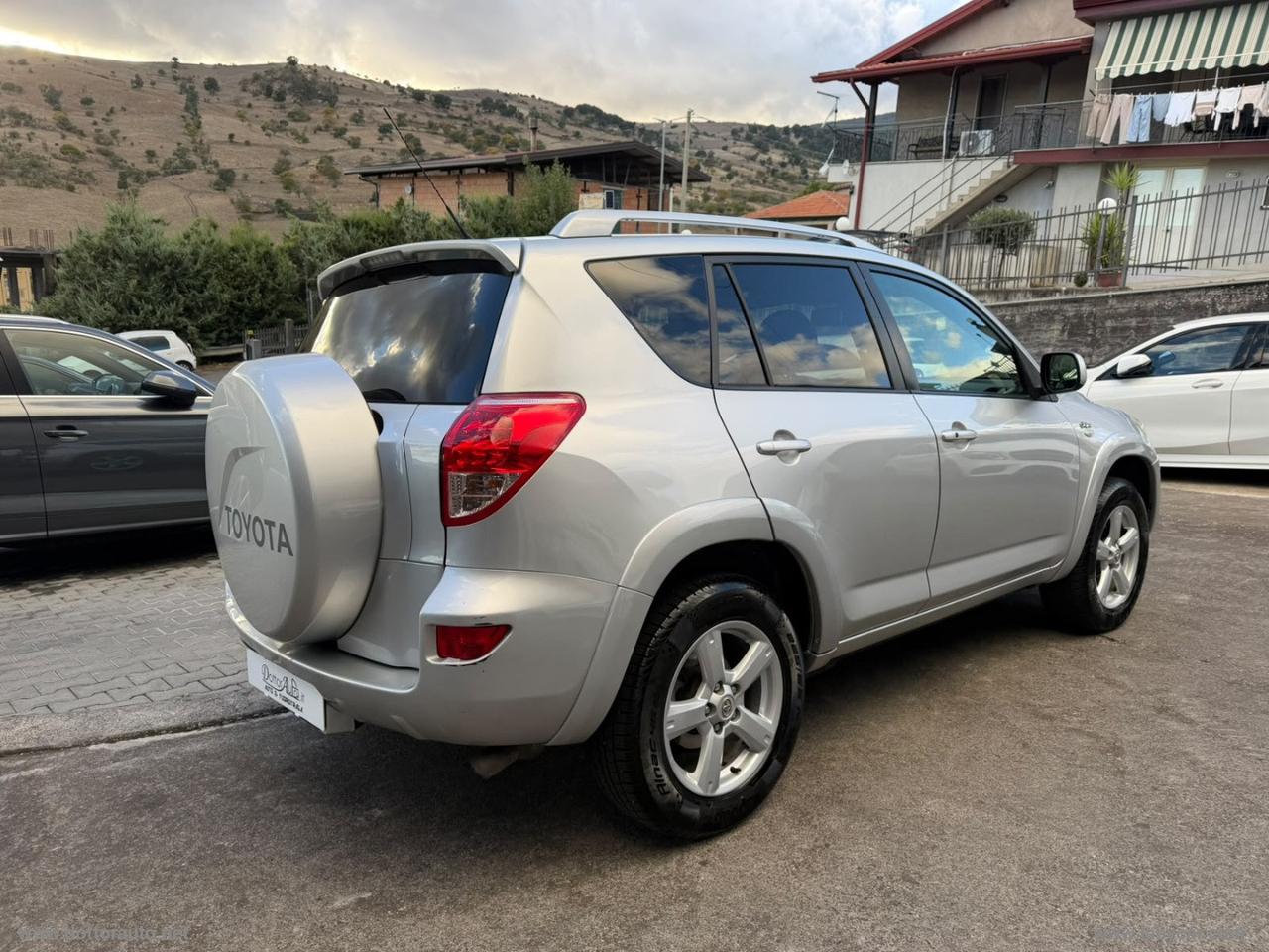 TOYOTA RAV4 2.2 D-4D 177 CV Sol Plus