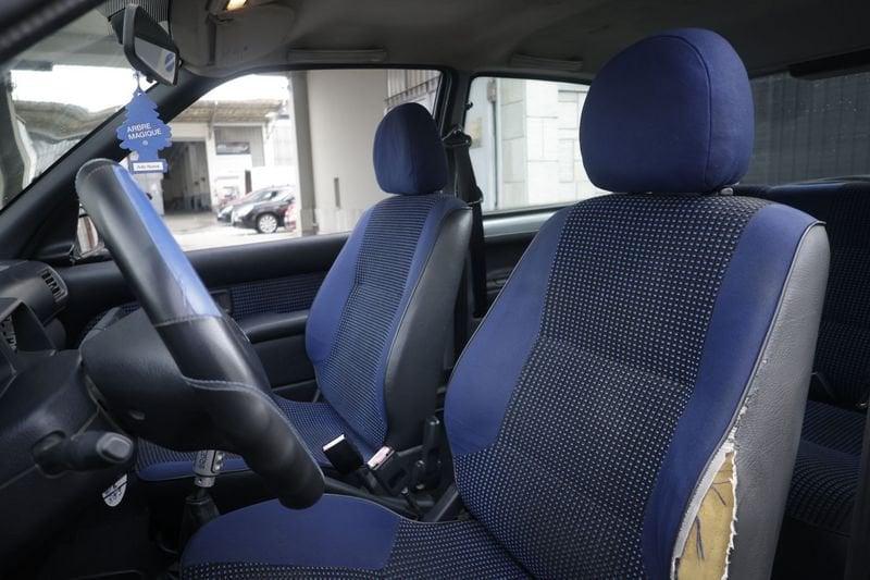 Peugeot 106 Peugeot 106 1.5 diesel cat 3 porte Open 42KW ANNO 2002