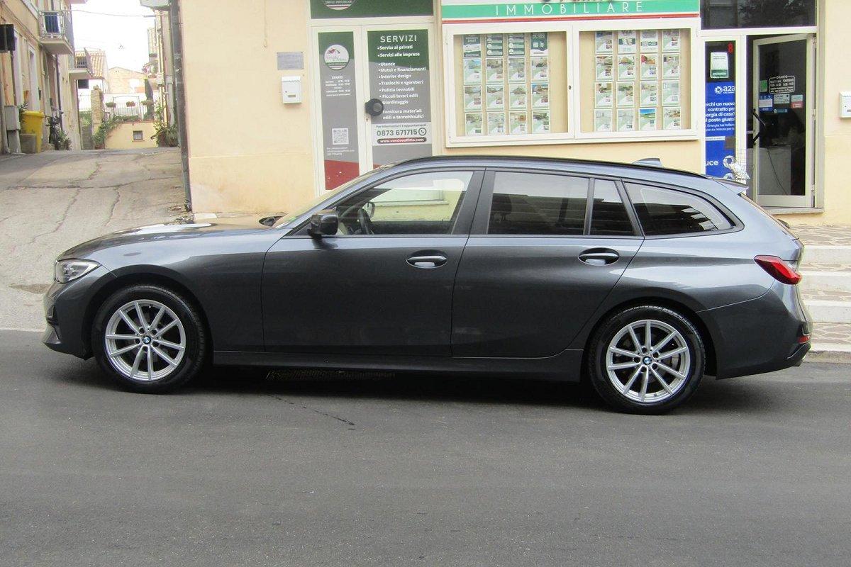 BMW 318d 48V Touring Business Advantage