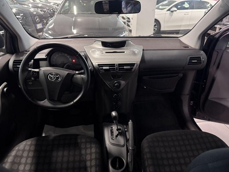 Toyota iQ iQ 1.0 cvt (multidrive)