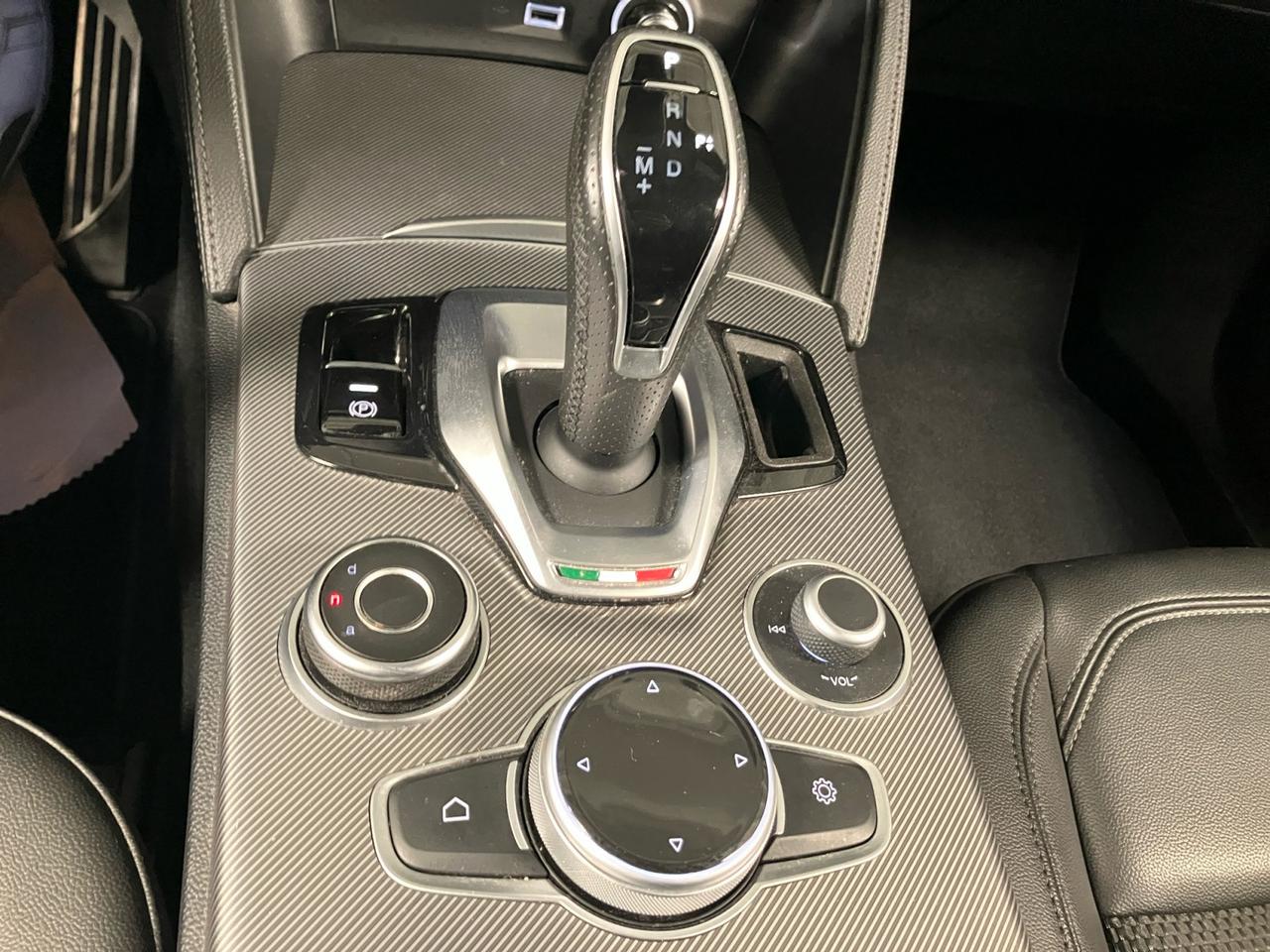 Alfa Romeo Stelvio 2.2 t Sprint Q4 190cv auto