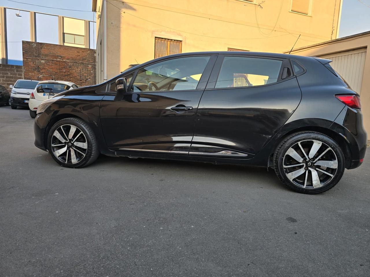 Renault Clio 1.5 dCi 8V 90CV Start&Stop 5 porte Energy possibilita 12 mesi garanzia