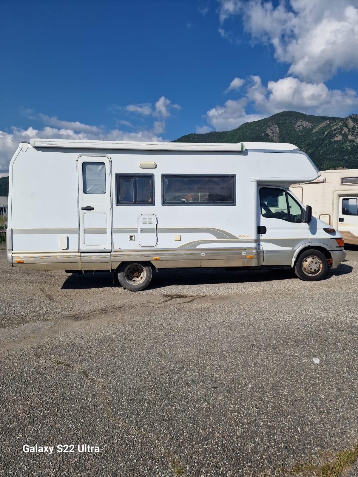 122 laika Ecovip 2 MANSARDATO del 2000 in saldo