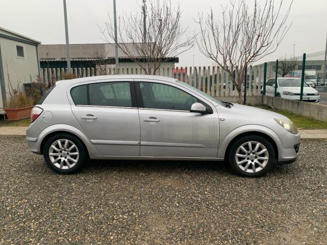 OPEL Astra 1.6 16V Twinport 5 porte Club