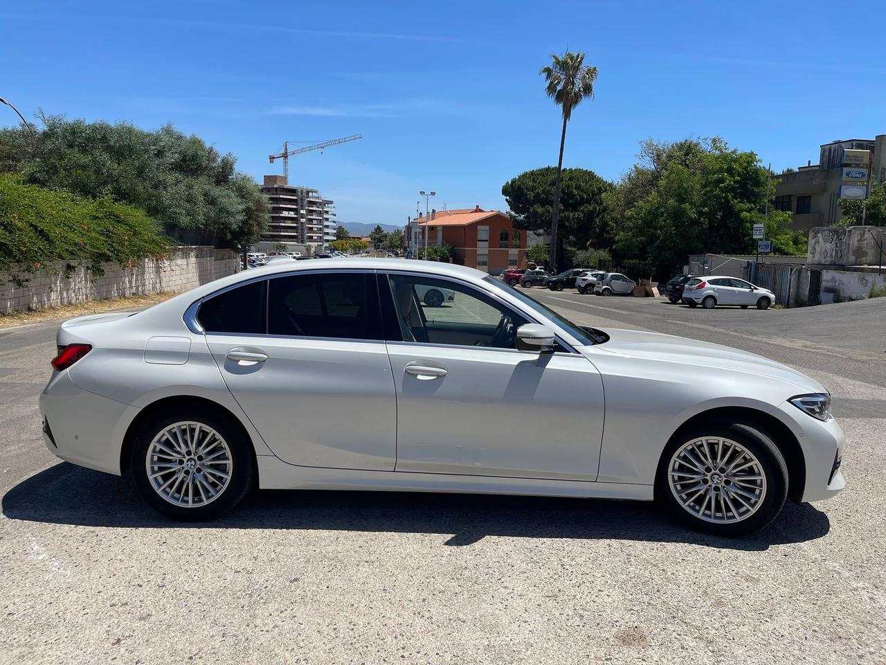 Bmw 320 i Luxury #11281