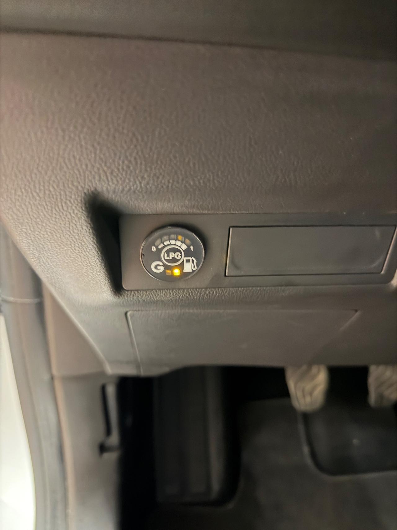 Renault Captur TCe 100 CV GPL Intens