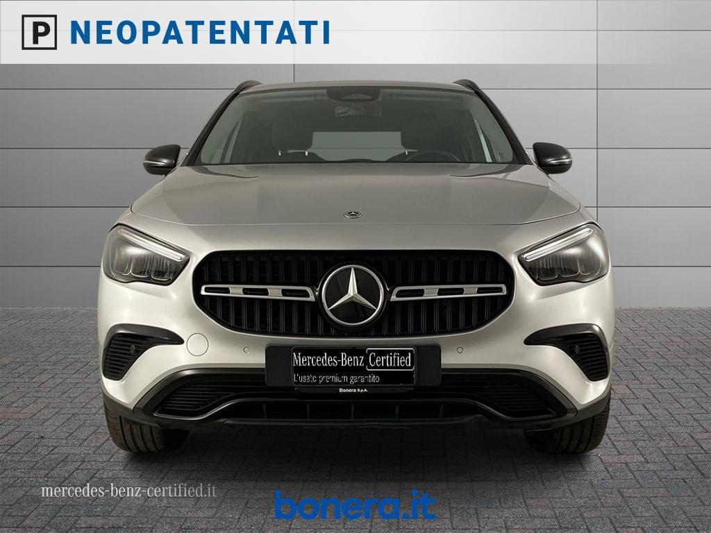 Mercedes GLA 180 180 D Progressive Advanced 8G-DCT