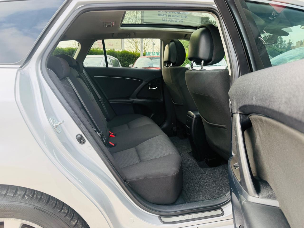 Toyota Avensis 2.2 D-Cat aut. Wagon Executive E5A