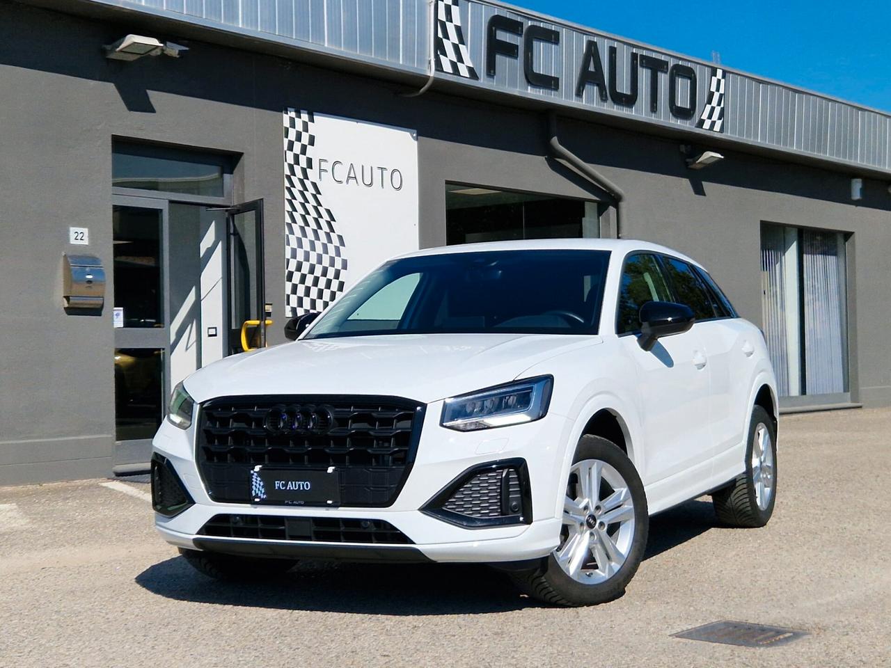 Audi Q2 30 TDI Identity Black