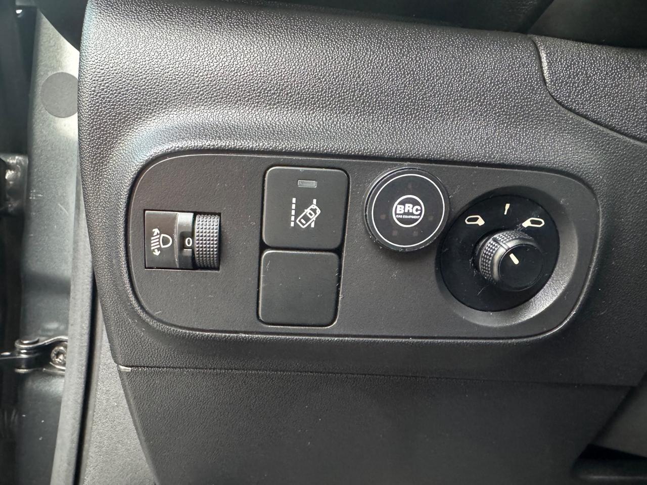 Citroen C3 PureTech 1.2 GPL neopaten garanzia 12 mesi