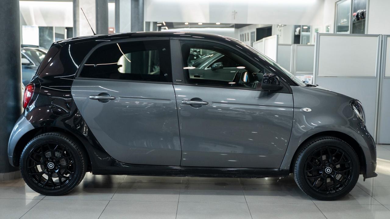 Smart ForFour 0.9 90CV SUPERPASSION TWINAMIC 16" NAVI LED FULL O