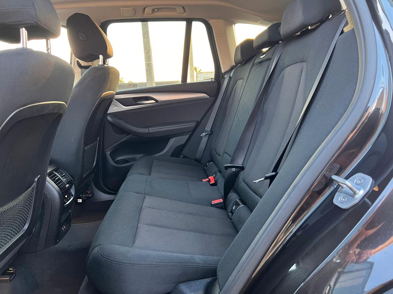 Bmw X3 sDrive18d advantage sport