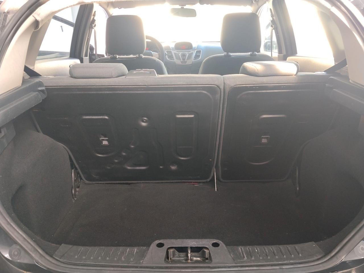 Ford Fiesta 1.4 diesel 2011 CON GARANZIA