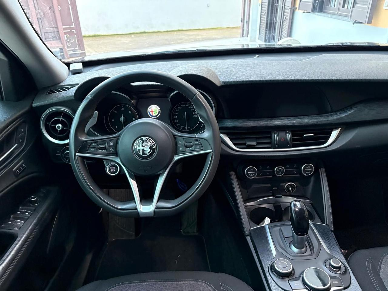 Alfa Romeo Stelvio 2.2 Turbodiesel 160 CV AT8 RWD Business