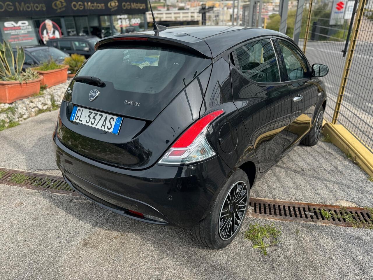 Lancia Ypsilon 1.0cc 70cv Hybrid Ecochic Gold