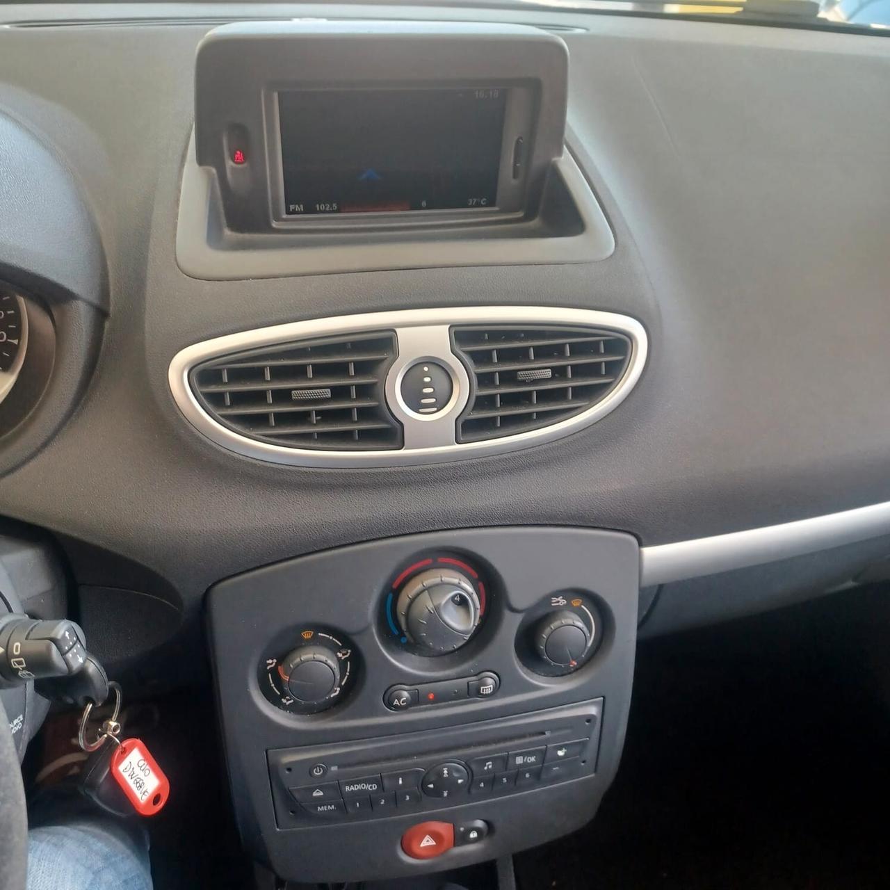 128.548KM CLIO 1.2 PERFETTA OK NEOPATENTATI