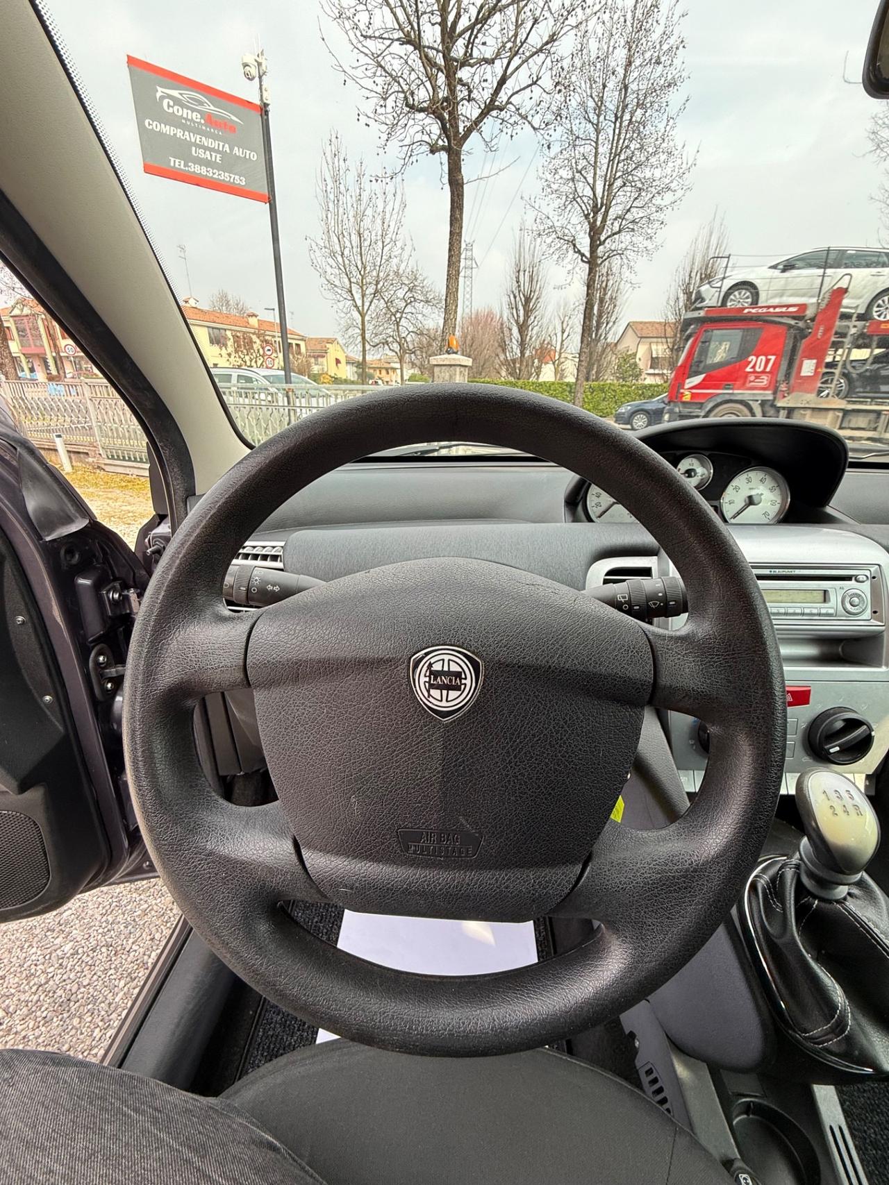 Lancia Ypsilon 1.2 69 CV Platinum