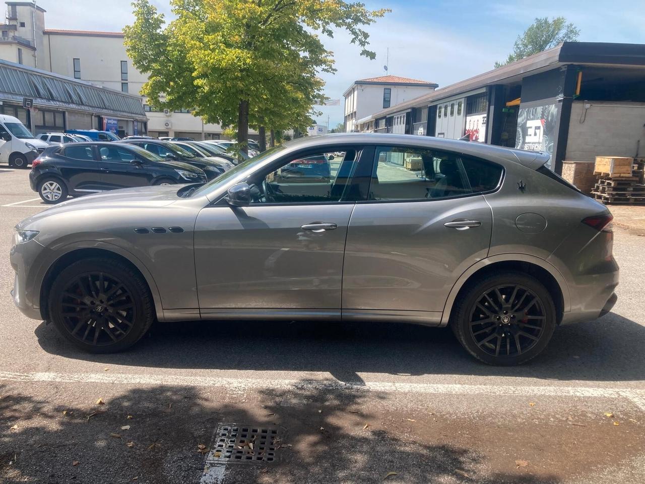 Maserati Levante HYBRID 330 CV AWD GT