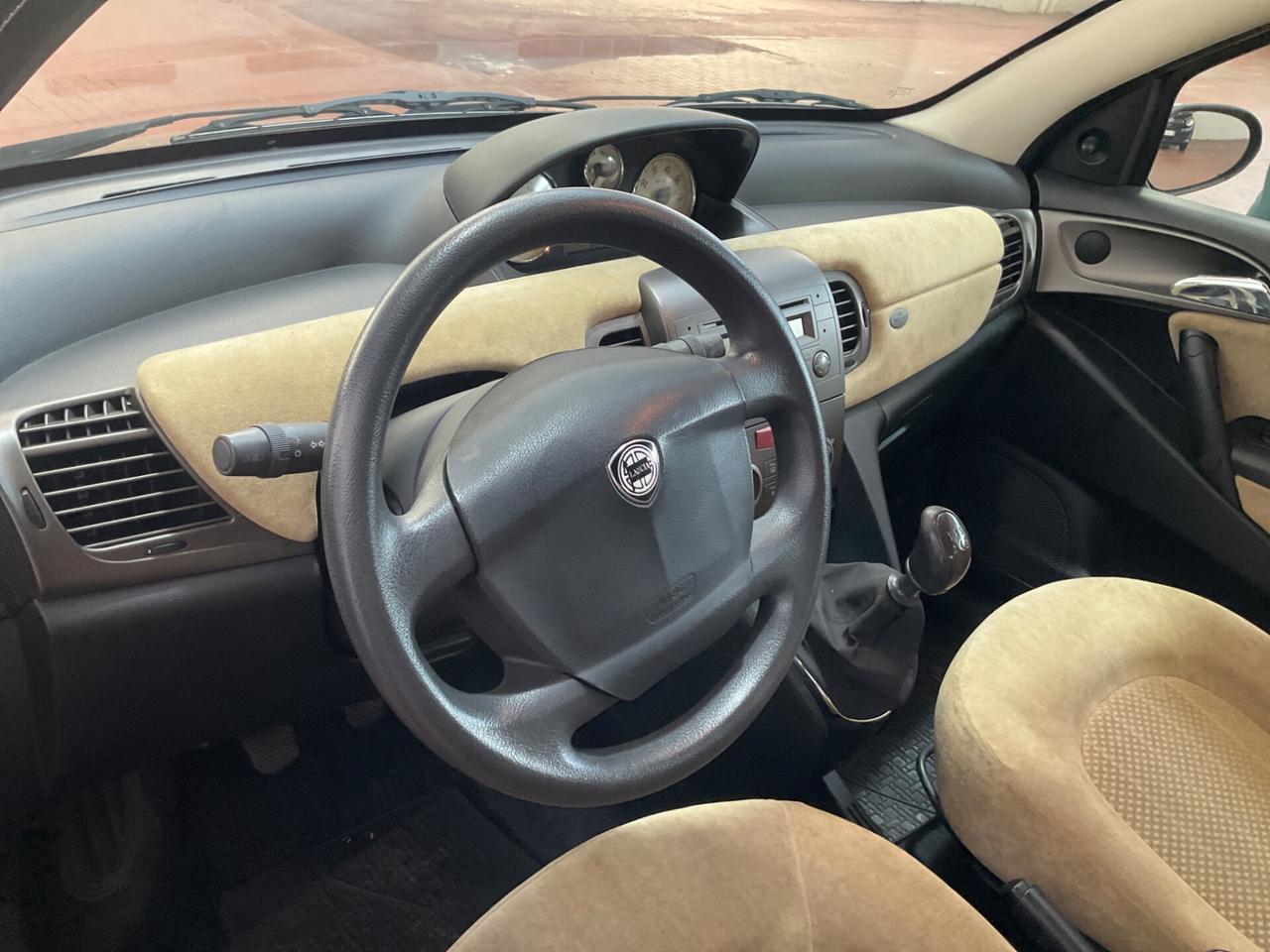 Lancia Ypsilon 1.2 Argento