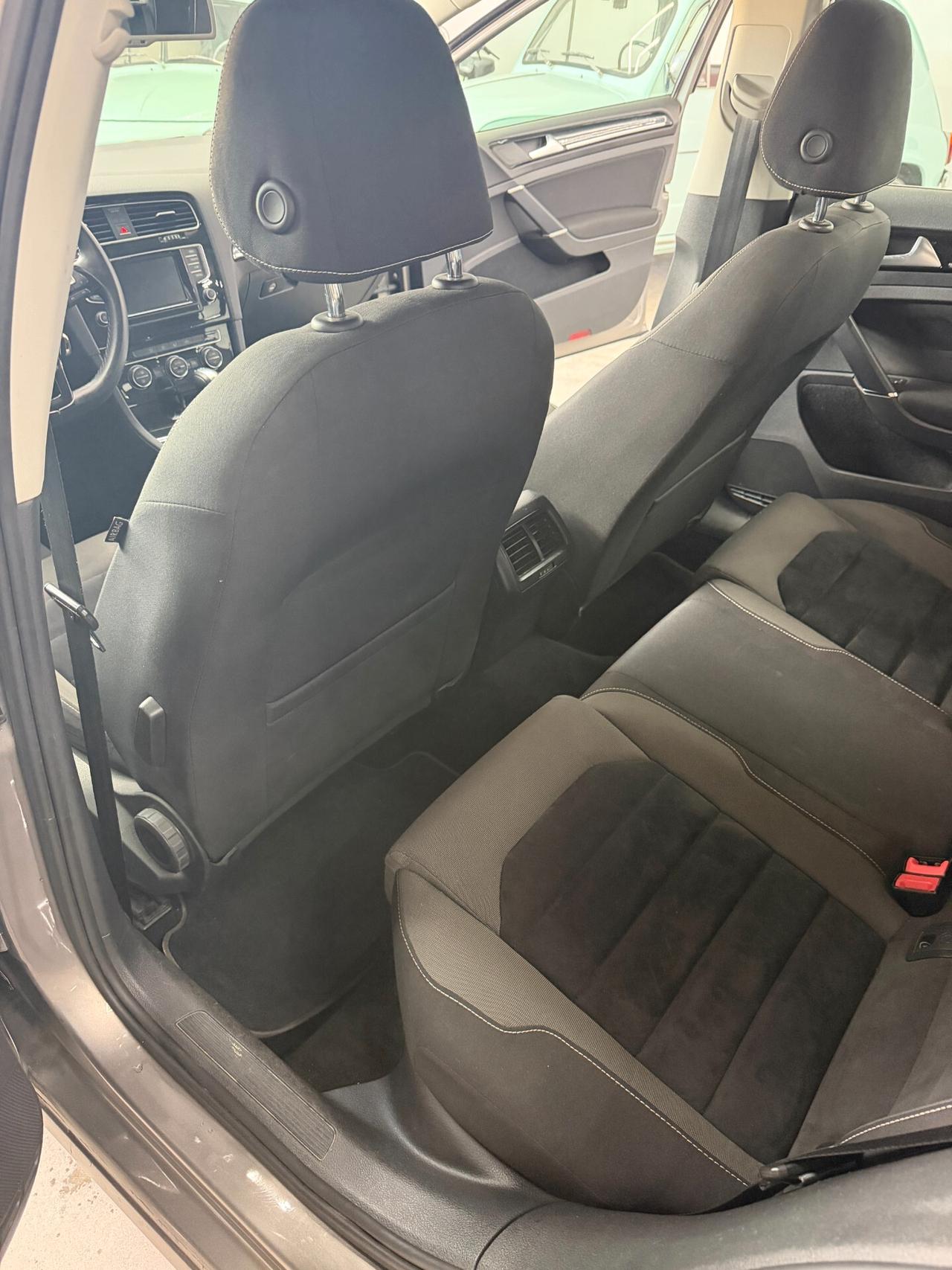 Volkswagen Golf Business 1.6 TDI DSG 5p. Highline BlueMotion Technology