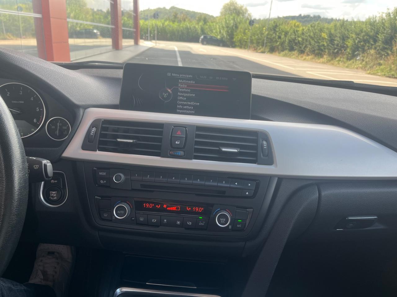 Bmw 320d Touring Business aut. 2014 2.0 DIESEL 184 cv
