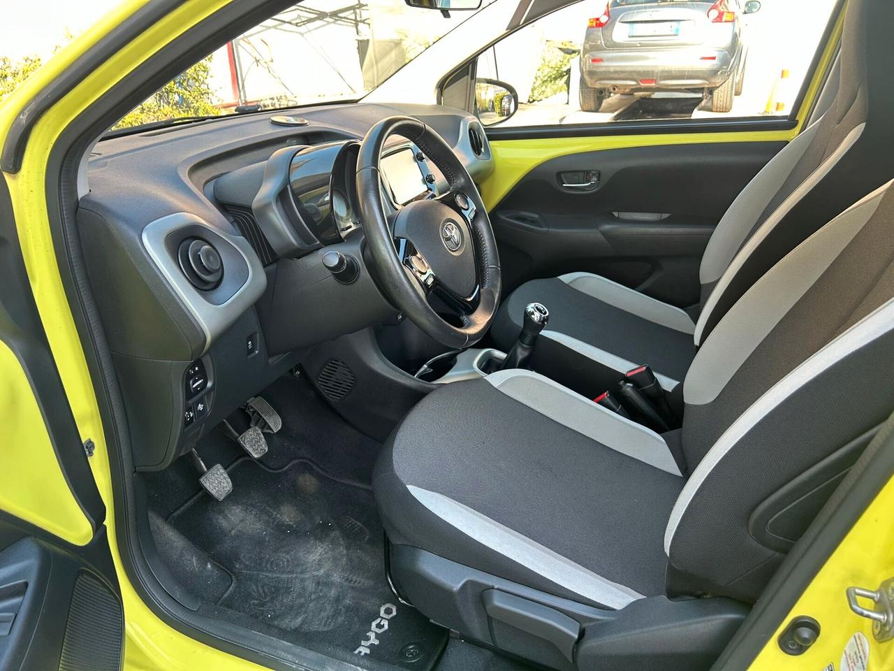 Toyota Aygo 1.0 VVT-i 69 CV 5 porte x-cool TSS