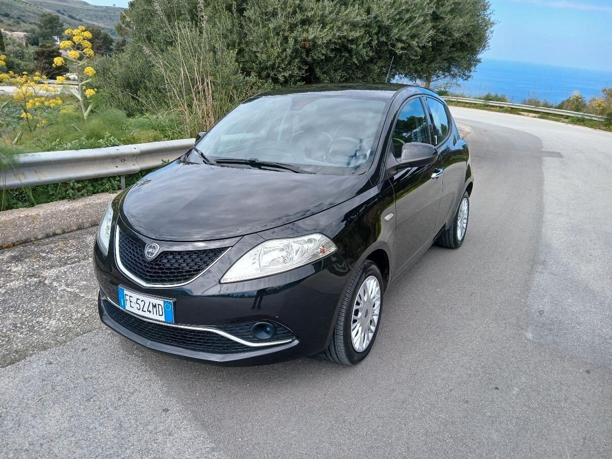 Lancia Ypsilon 1.2 Gold 5 Posti