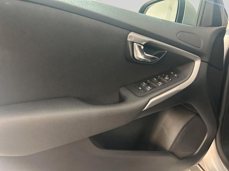 VOLVO V40 (2012-2020) V40 D2 1.6 Nova Edition