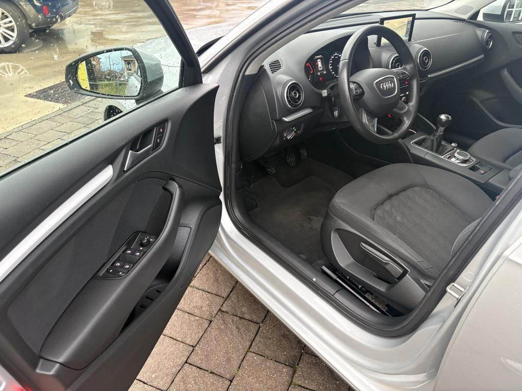 Audi A3 Sportback 1.6 TDI 105cv Ambiente