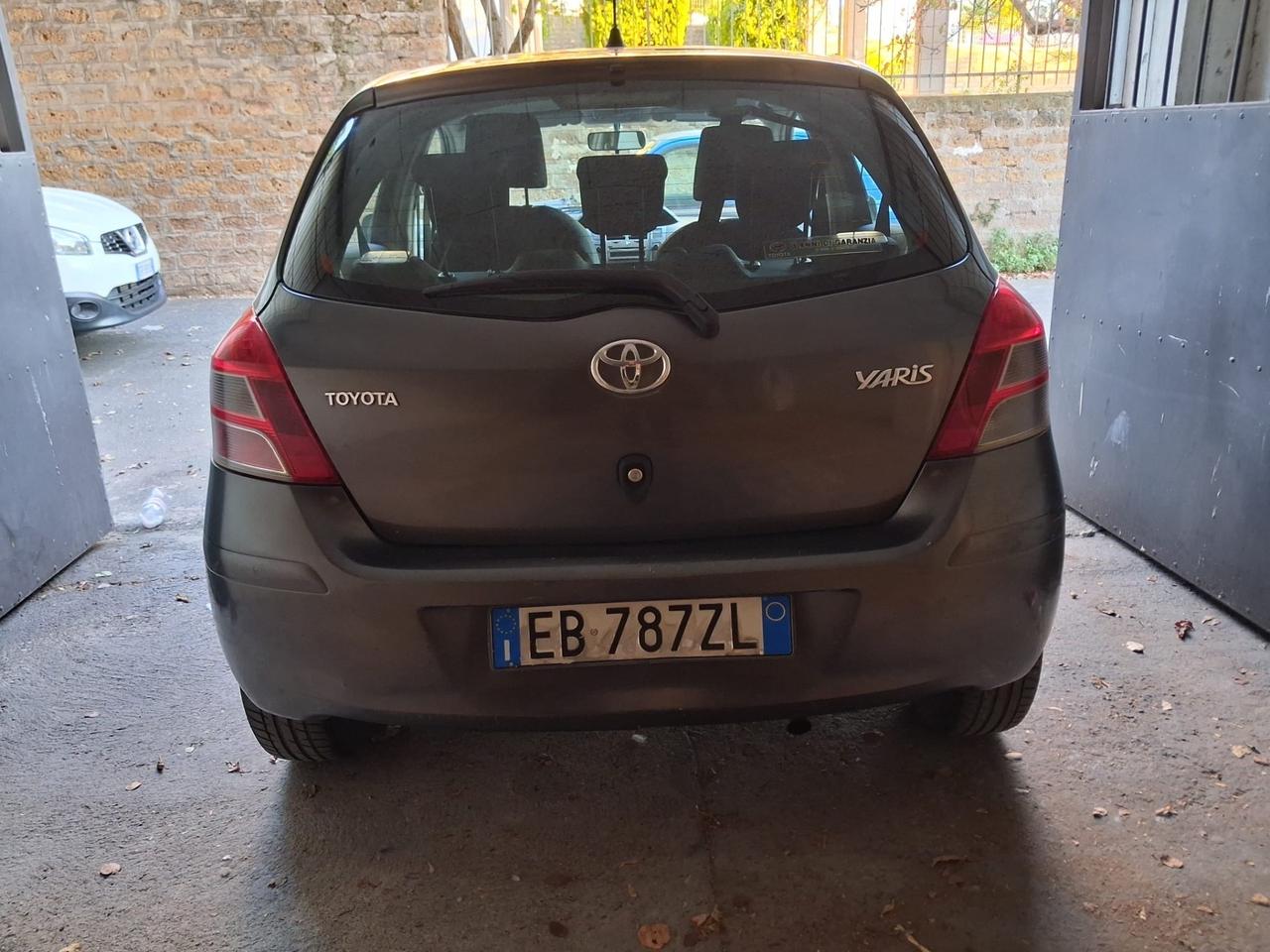 Toyota Yaris 1.3 5 porte Sol