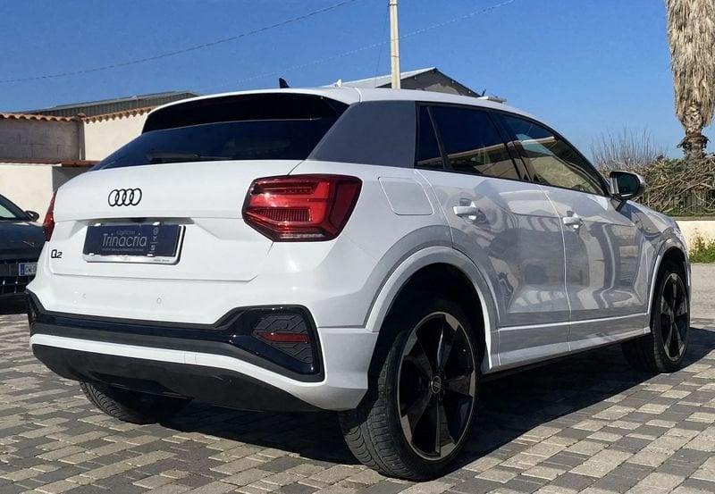 Audi Q2 S Line interno ed esterno 2.0 TDI 150CV s-tronic 35
