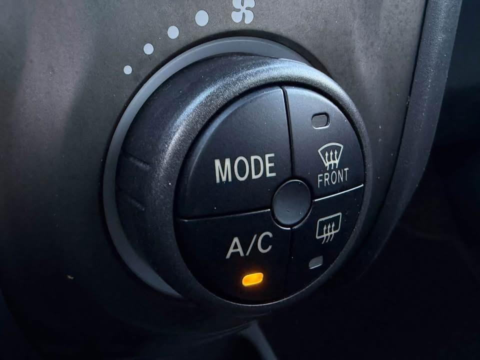 Toyota Yaris 1.0 5 porte Sol