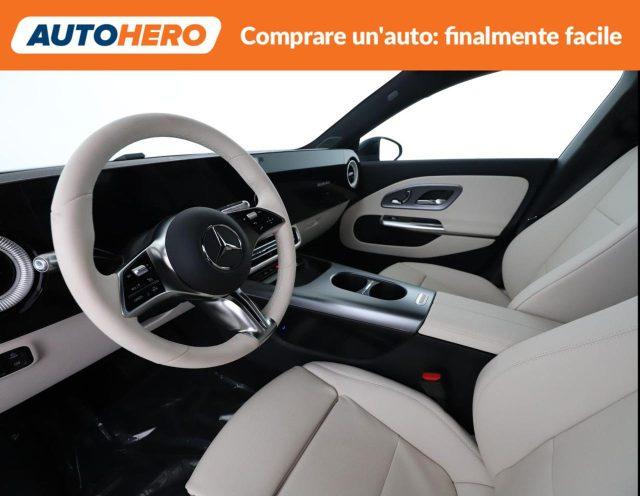 MERCEDES-BENZ CLA 200 Advanced