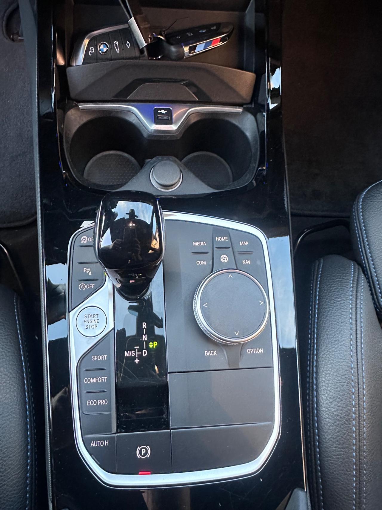 Bmw 118 118d 5p. Colorvision Edition MSPORT