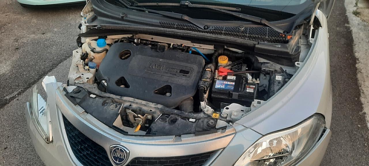 Lancia Ypsilon 0.9 TwinAir 85 CV 5 porte Metano Ecochic Mya