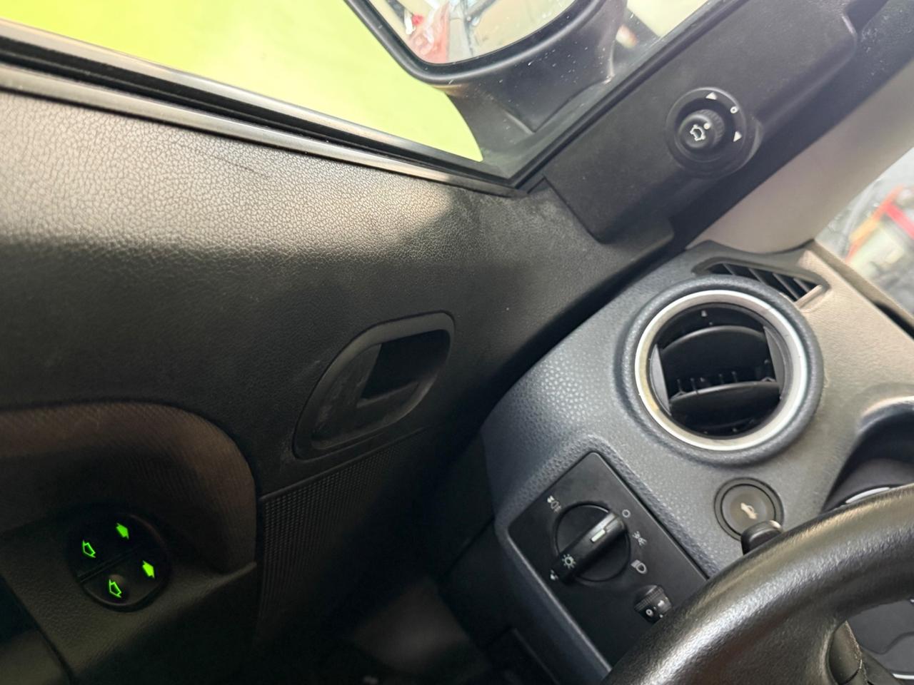 Ford Fiesta 1.2 16V 75cv 5p. NEOPATENTATI