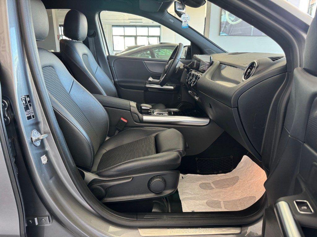 Mercedes-Benz B 180 d Automatic Sport Plus Night Pack Cockpit Full