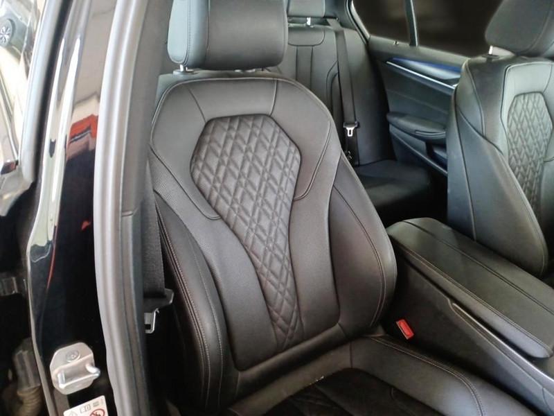 BMW 520 AUTO M SPORT MH48V 4 PORTE BERLINA