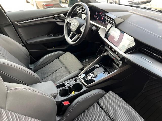 Audi A3 Sportback 40 Tdi Q- S-tr. S-line, 19", Look nero