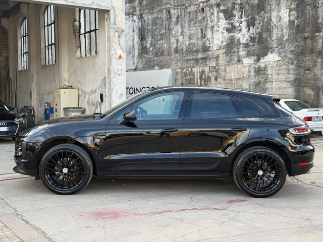 PORSCHE Macan 2.0