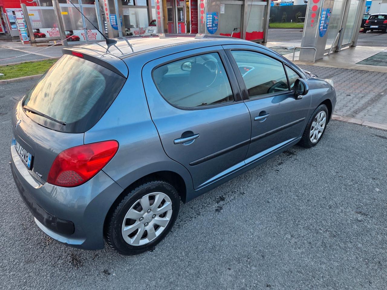 Peugeot 207 1.4 HDi 70CV 5p. ONE Line 2008