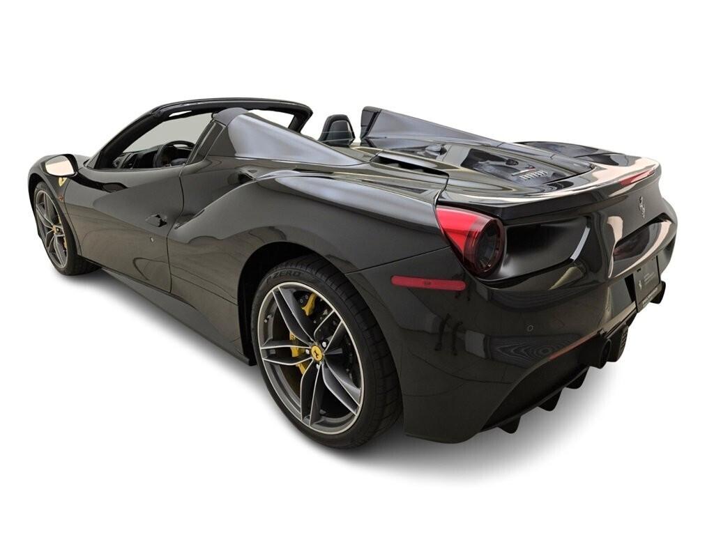 Ferrari 488 Spider NOLEGGIO LUNGO TERMINE - LEASING FULL INCLUSIVE