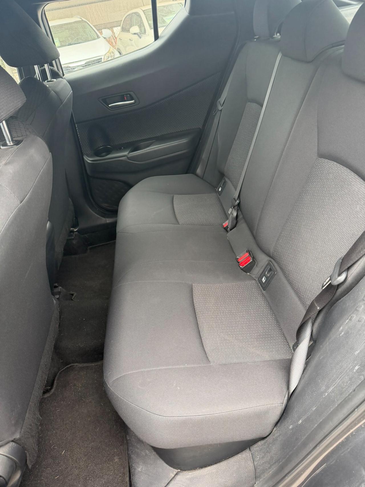 Toyota C-HR 1.8 Hybrid E-CVT Business