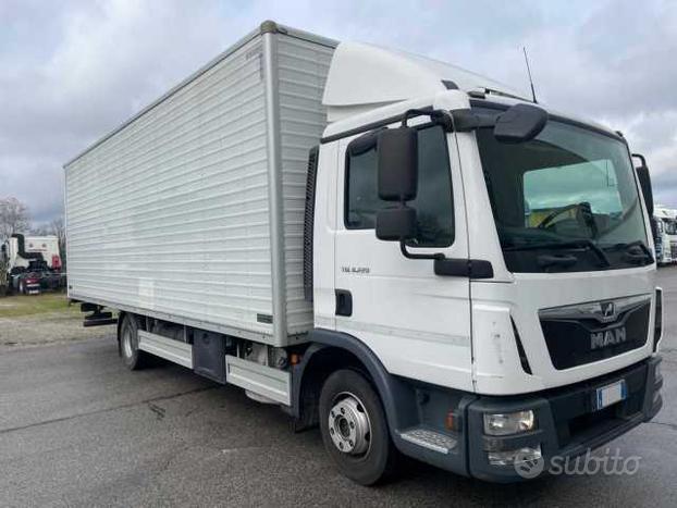 MAN TGL 8.220