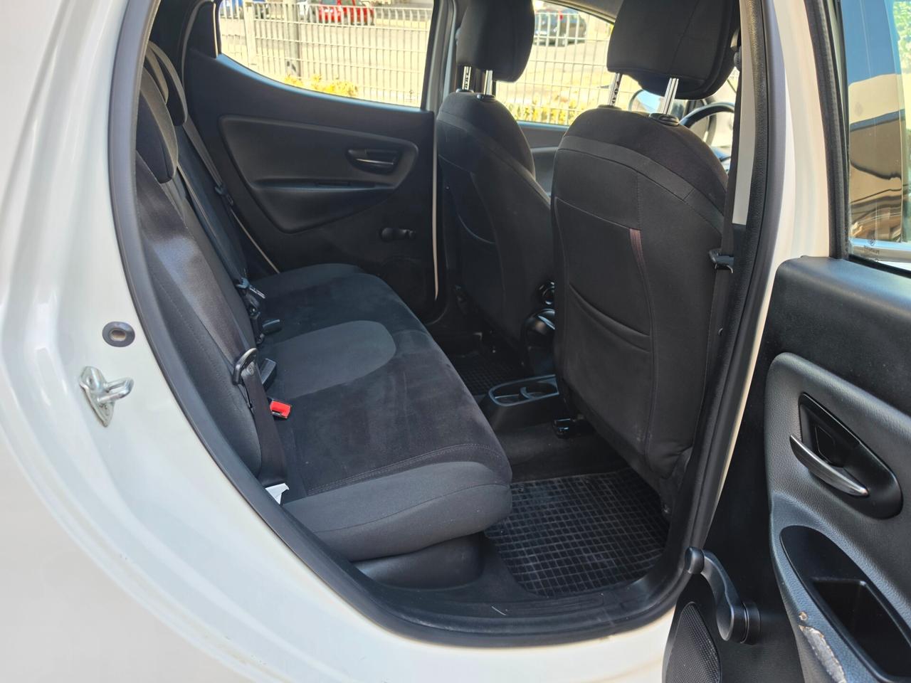 Lancia Ypsilon 1.2 69 CV 5 porte S&S Silver