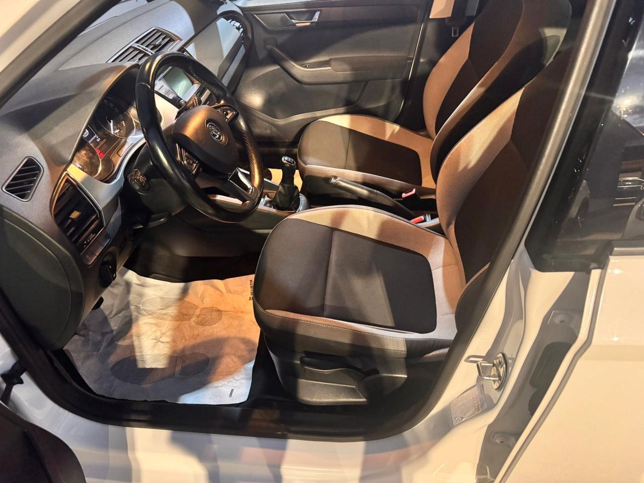 Skoda Fabia 1.0 MPI 75 CV Design Edition