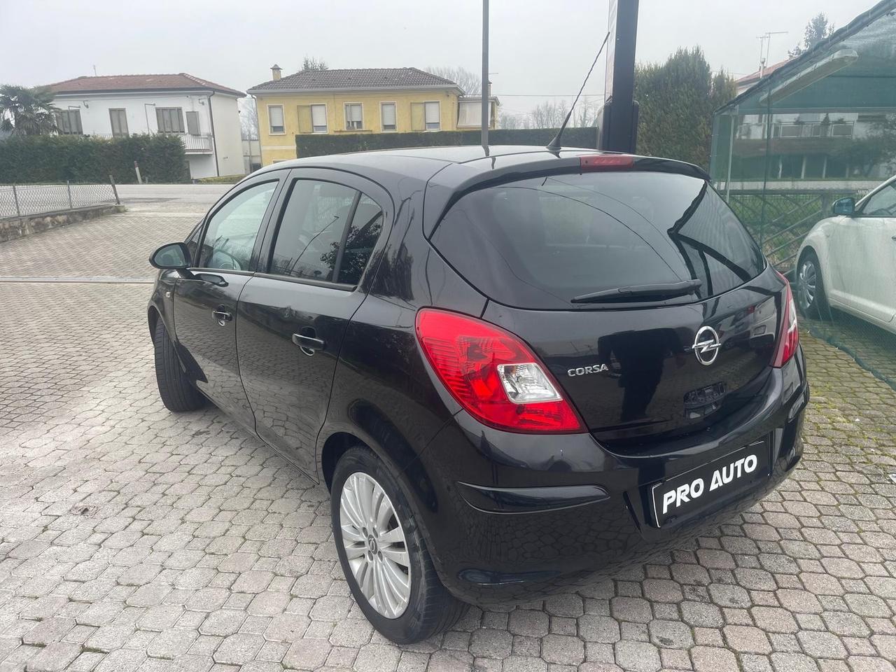 Opel Corsa 1.2 85CV 5 porte GPL-TECH Edition