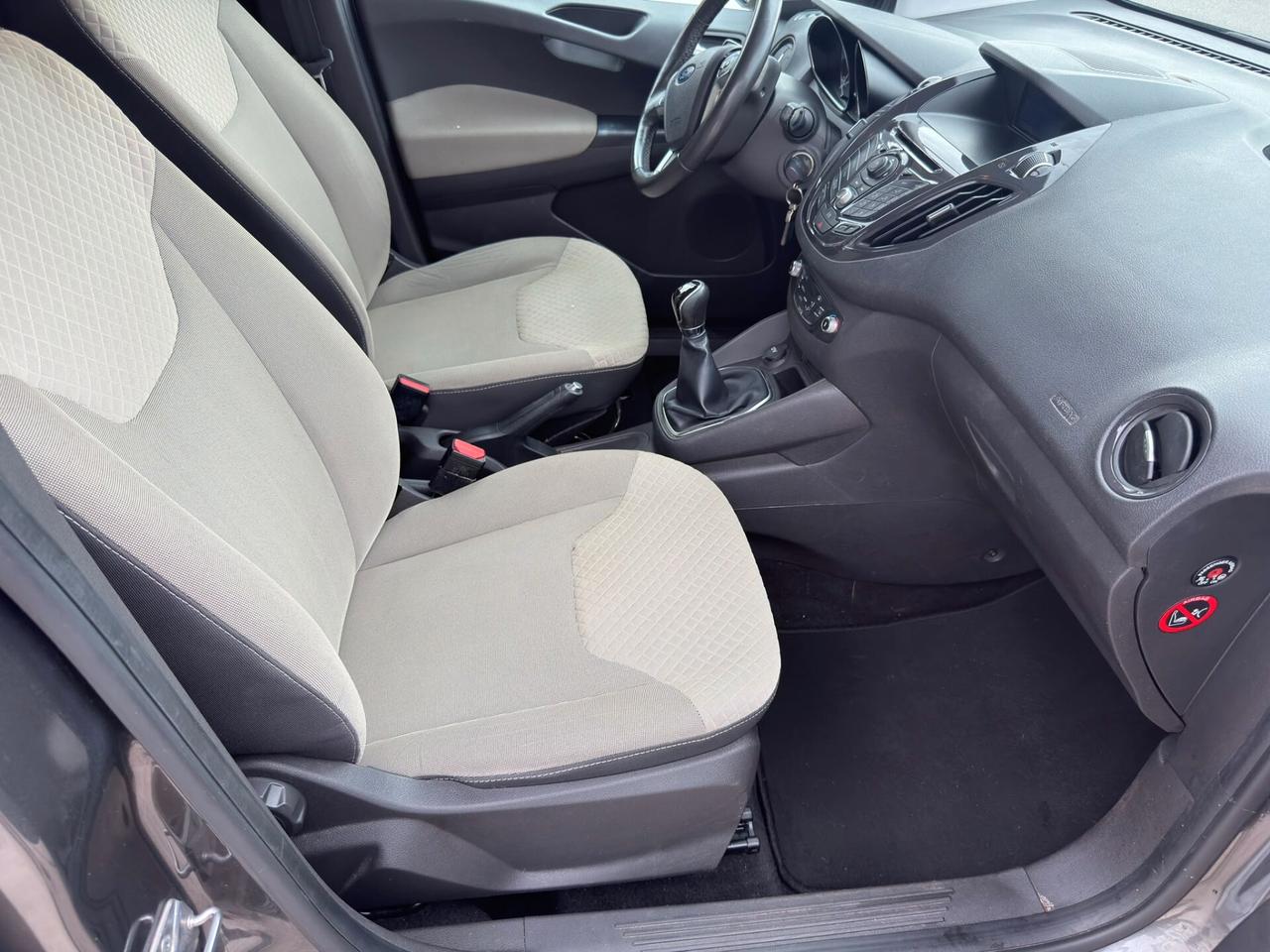 Ford Tourneo Courier 1.5 TDCI 75 CV Titanium