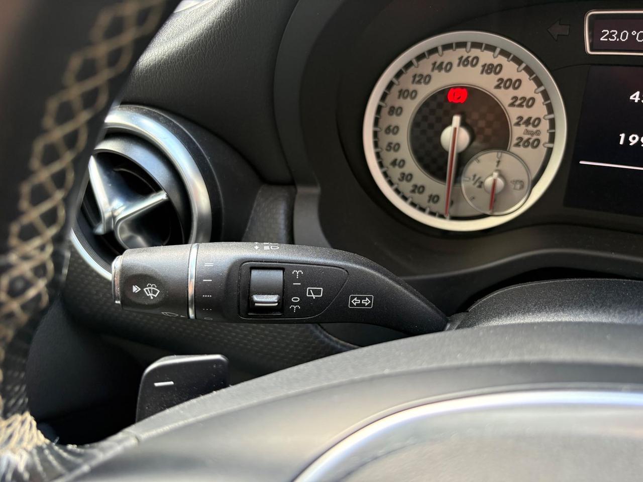 Mercedes-Benz A 200 CDI BlueEFFICIENCY Sport #5435
